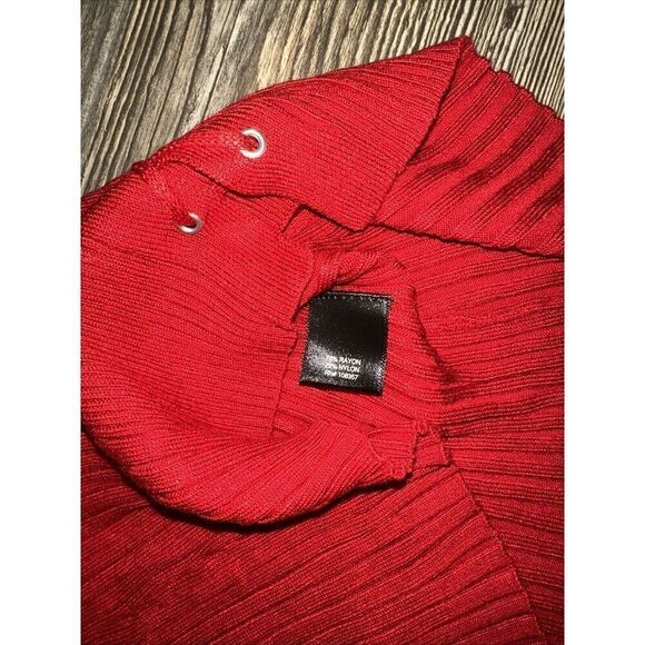 Bond Elements Cut To Curve Small Red Dress. NWT. Retails $78.00. 10 - Picture 4 of 9